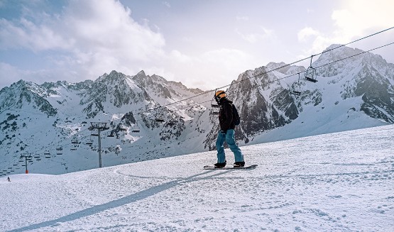 Skieur piste La Mongie